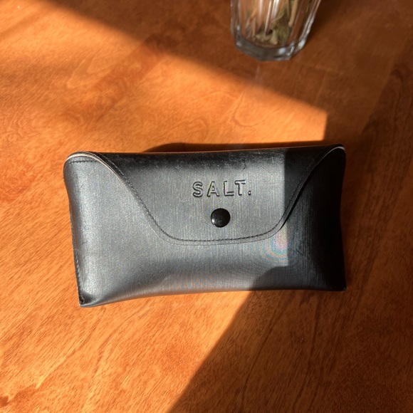 Salt optics handcrafted in Japan polarized sunglasses - Picture 3 of 7